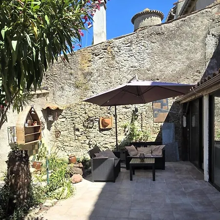 Holiday home Maison Au Pied De La Cite Medievale Carcassonne